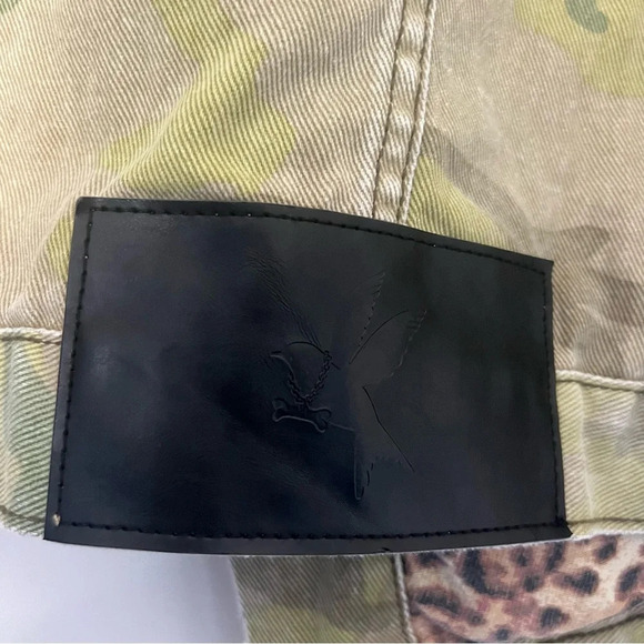 One Teaspoon
Bandits Camo & Leopard Print Denim Jacket - Picture 10 of 10